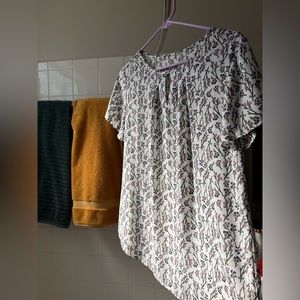 Cute Business Casual Keyhole Top, White Floral Print